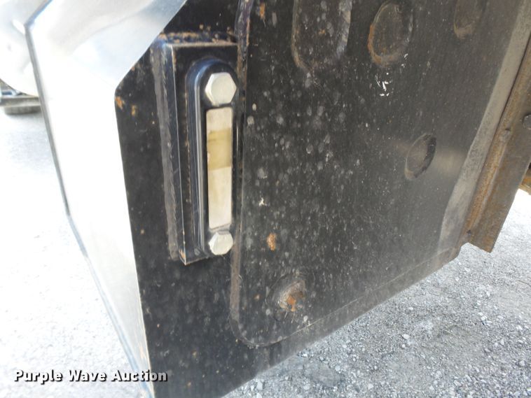 image for item DE7909 2010 International WorkStar 7300 refuse truck