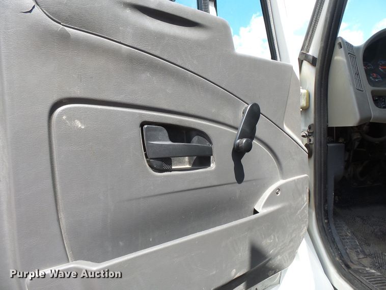 image for item DE7909 2010 International WorkStar 7300 refuse truck