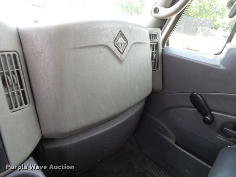 image for item DE7909 2010 International WorkStar 7300 refuse truck