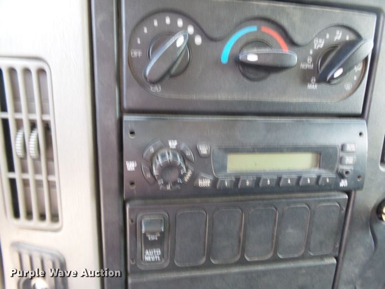 image for item DE7909 2010 International WorkStar 7300 refuse truck