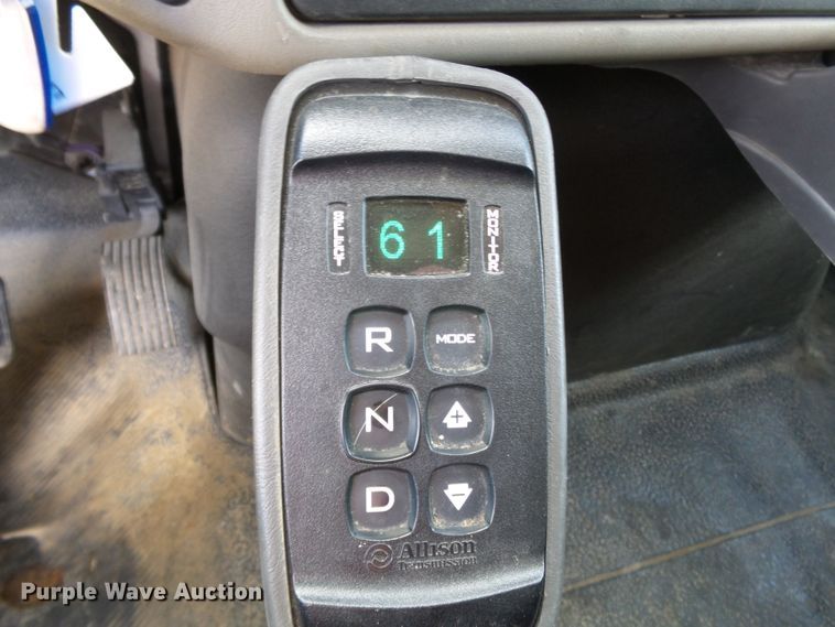 image for item DE7909 2010 International WorkStar 7300 refuse truck