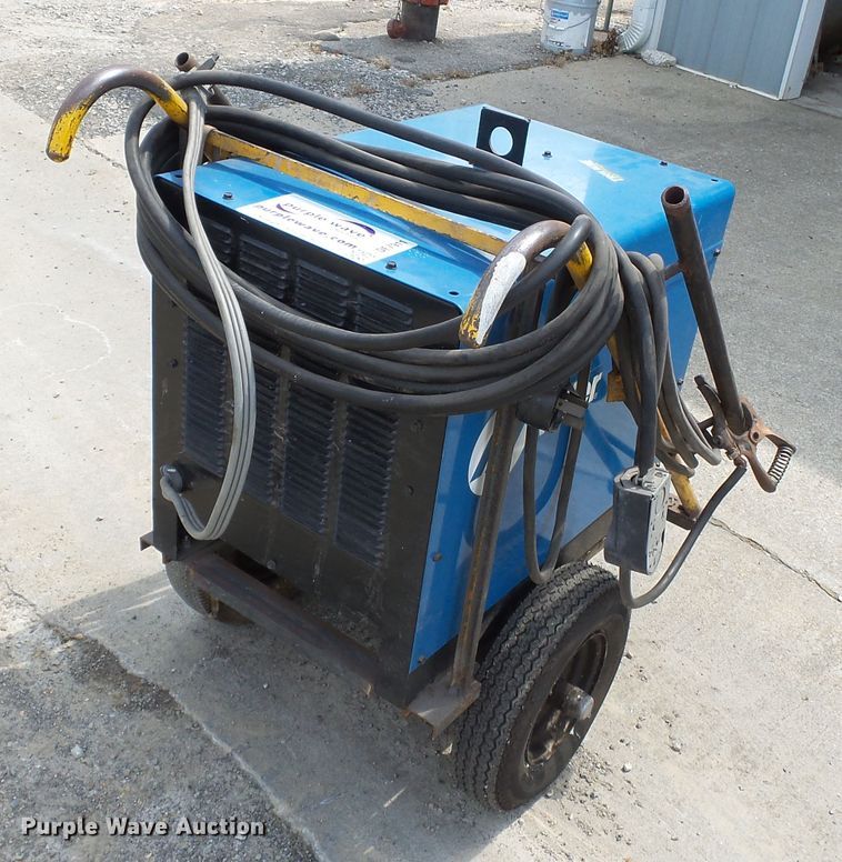 image for item DE7911 Miller 901564 welder