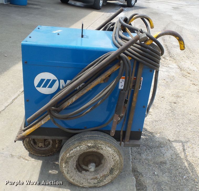 image for item DE7911 Miller 901564 welder