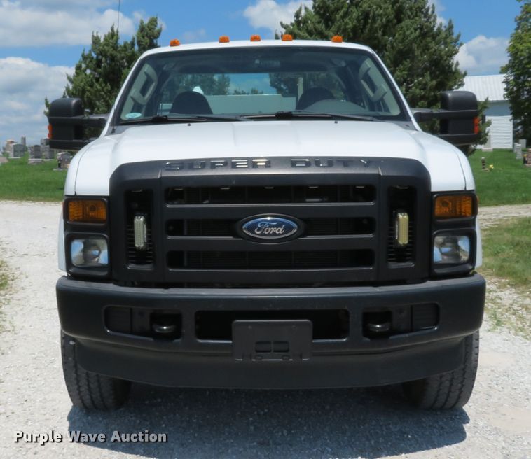 image for item DE8184 2008 Ford F350 Super Duty XL SuperCab utility bed pickup truck