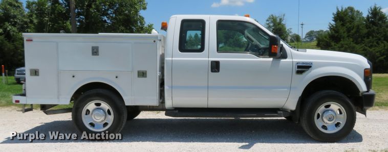 image for item DE8184 2008 Ford F350 Super Duty XL SuperCab utility bed pickup truck