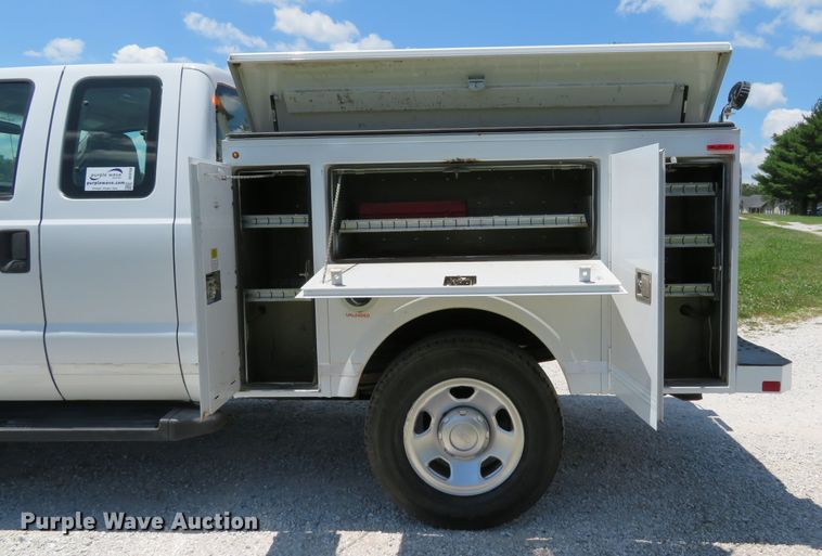 image for item DE8184 2008 Ford F350 Super Duty XL SuperCab utility bed pickup truck