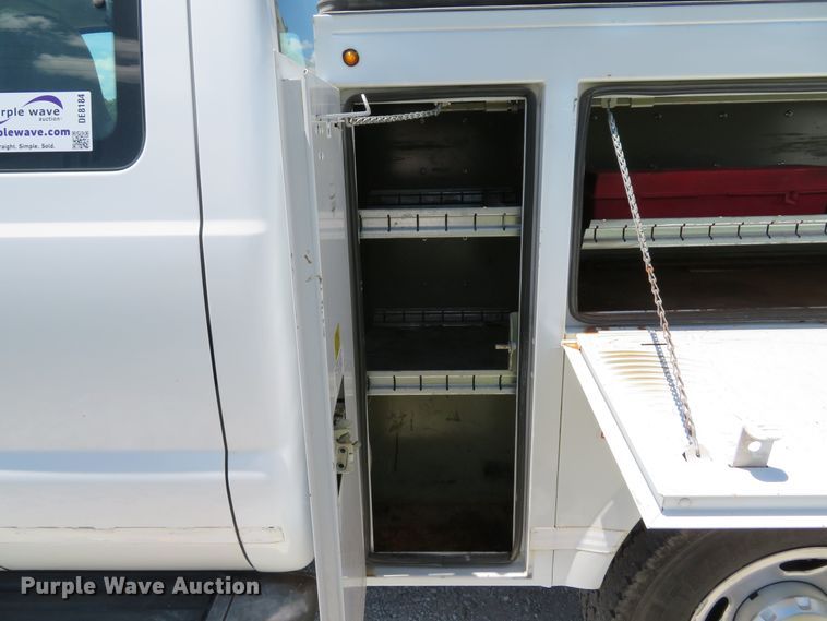 image for item DE8184 2008 Ford F350 Super Duty XL SuperCab utility bed pickup truck