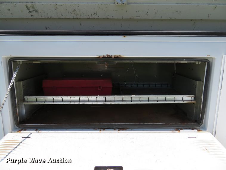 image for item DE8184 2008 Ford F350 Super Duty XL SuperCab utility bed pickup truck