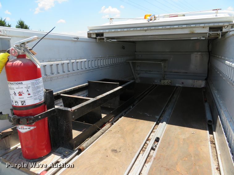 image for item DE8184 2008 Ford F350 Super Duty XL SuperCab utility bed pickup truck