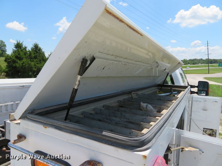 image for item DE8184 2008 Ford F350 Super Duty XL SuperCab utility bed pickup truck