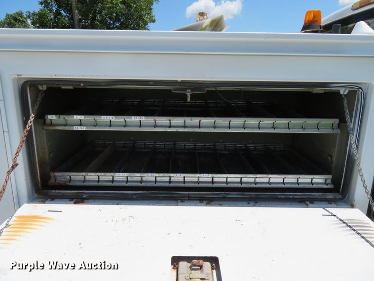 image for item DE8184 2008 Ford F350 Super Duty XL SuperCab utility bed pickup truck