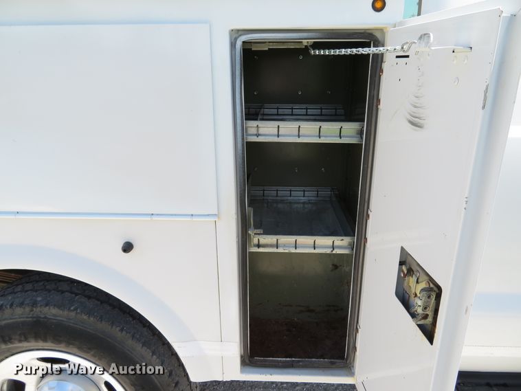 image for item DE8184 2008 Ford F350 Super Duty XL SuperCab utility bed pickup truck