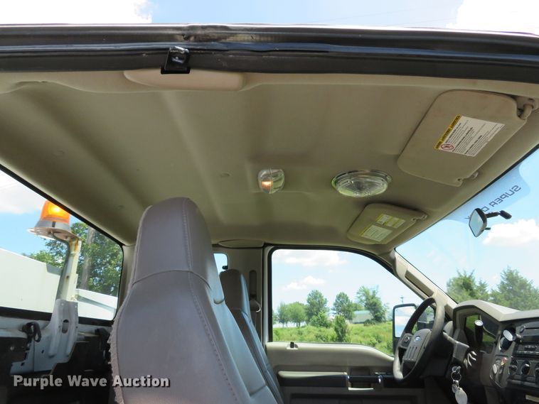 image for item DE8184 2008 Ford F350 Super Duty XL SuperCab utility bed pickup truck