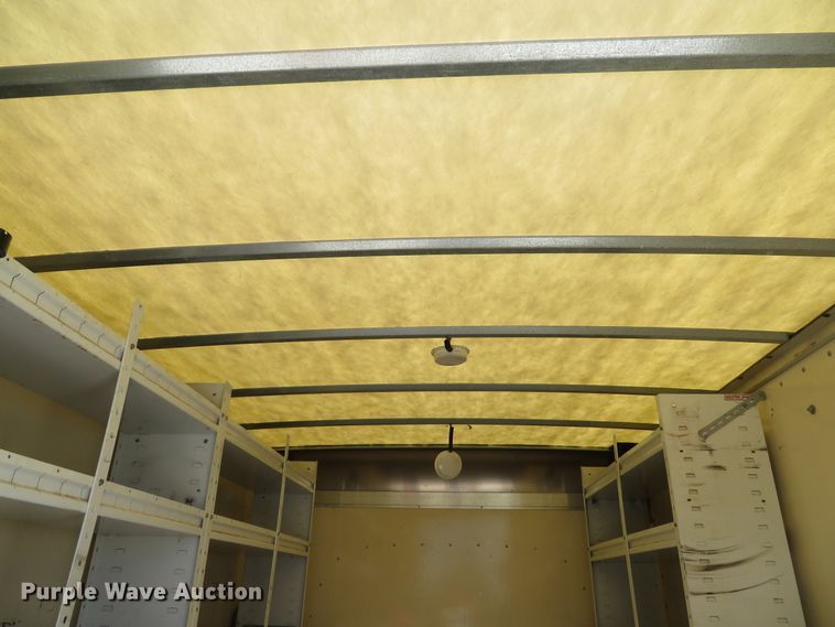 image for item DE8185 2003 Chevrolet Express 3500 box truck