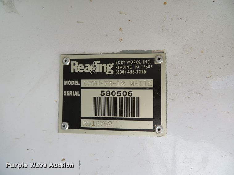 image for item DE8185 2003 Chevrolet Express 3500 box truck