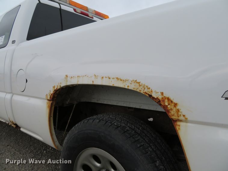 image for item DE8190 2006 Chevrolet Silverado 1500 LS Ext. Cab pickup truck