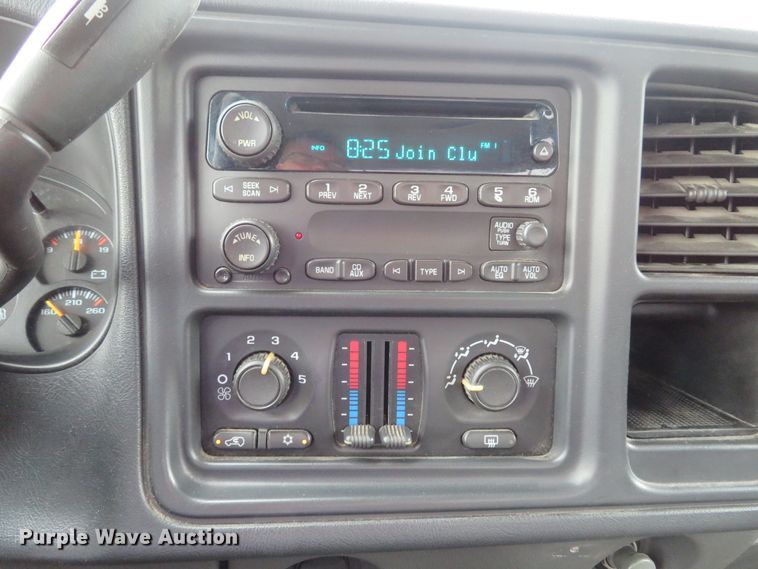 image for item DE8190 2006 Chevrolet Silverado 1500 LS Ext. Cab pickup truck