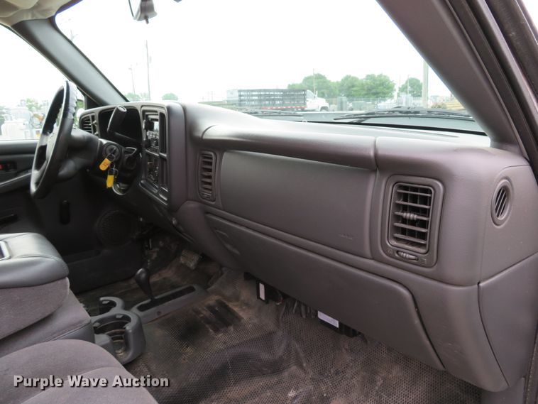 image for item DE8190 2006 Chevrolet Silverado 1500 LS Ext. Cab pickup truck