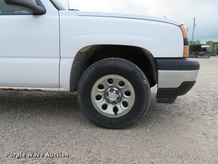 image for item DE8190 2006 Chevrolet Silverado 1500 LS Ext. Cab pickup truck