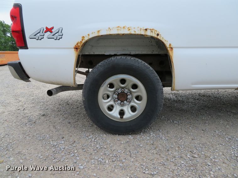 image for item DE8190 2006 Chevrolet Silverado 1500 LS Ext. Cab pickup truck