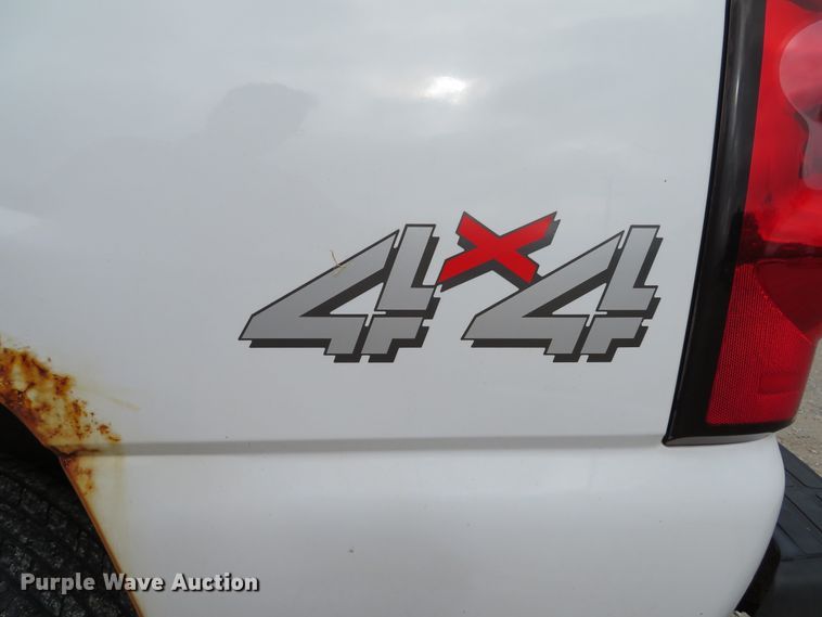 image for item DE8190 2006 Chevrolet Silverado 1500 LS Ext. Cab pickup truck