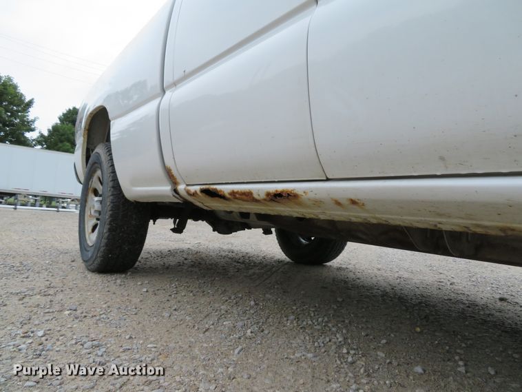 image for item DE8191 2005 Chevrolet Silverado 1500 LS Ext. Cab pickup truck