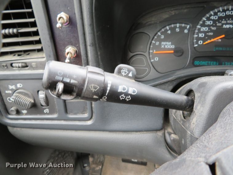 image for item DE8191 2005 Chevrolet Silverado 1500 LS Ext. Cab pickup truck