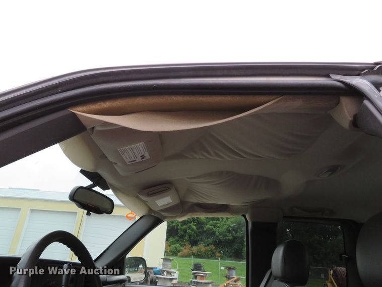 image for item DE8191 2005 Chevrolet Silverado 1500 LS Ext. Cab pickup truck