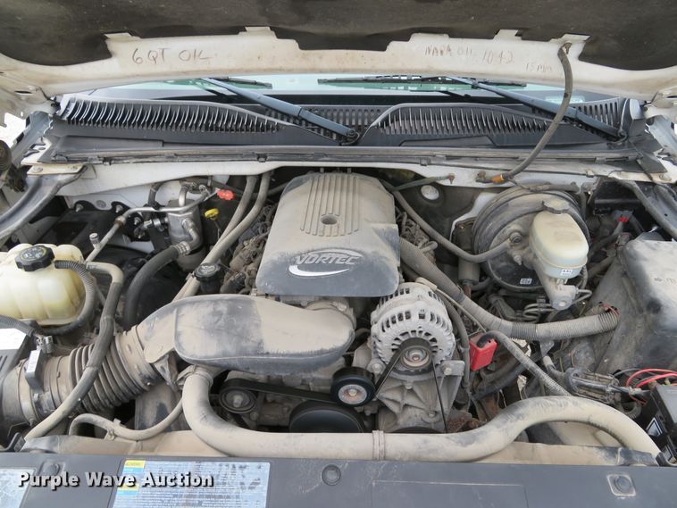 image for item DE8191 2005 Chevrolet Silverado 1500 LS Ext. Cab pickup truck