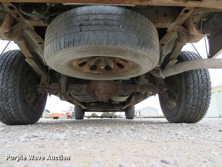 image for item DE8191 2005 Chevrolet Silverado 1500 LS Ext. Cab pickup truck