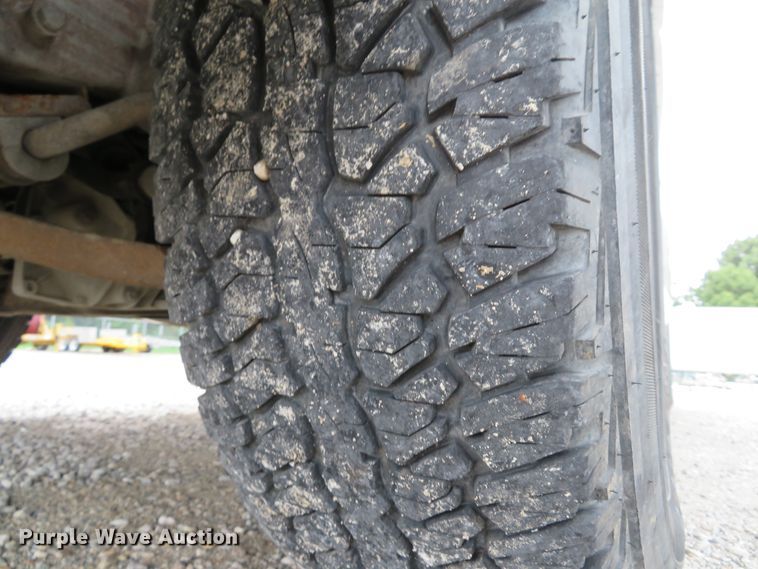 image for item DE8191 2005 Chevrolet Silverado 1500 LS Ext. Cab pickup truck