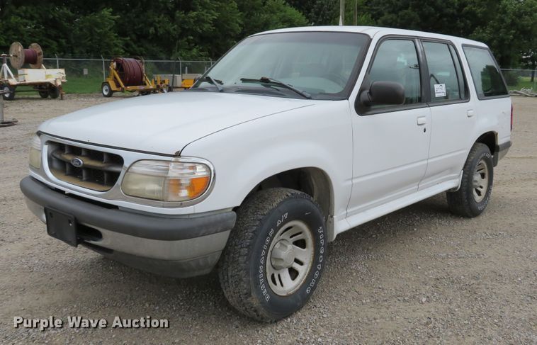 image for item DE8192 1998 Ford Explorer SUV