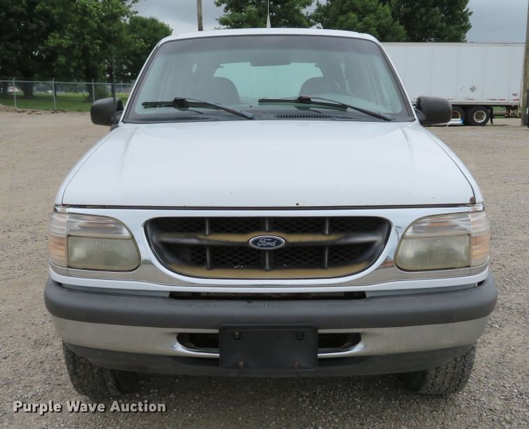 image for item DE8192 1998 Ford Explorer SUV