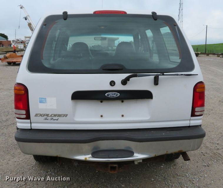 image for item DE8192 1998 Ford Explorer SUV
