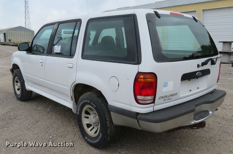 image for item DE8192 1998 Ford Explorer SUV