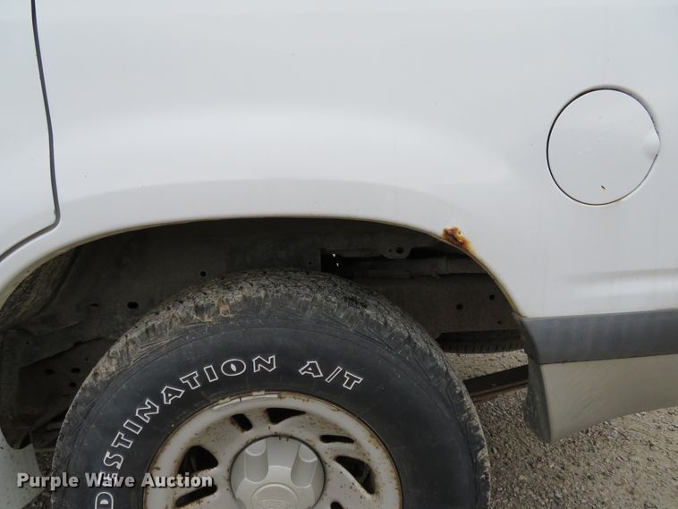 image for item DE8192 1998 Ford Explorer SUV