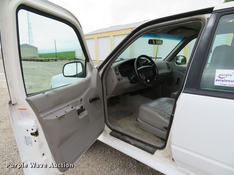 image for item DE8192 1998 Ford Explorer SUV