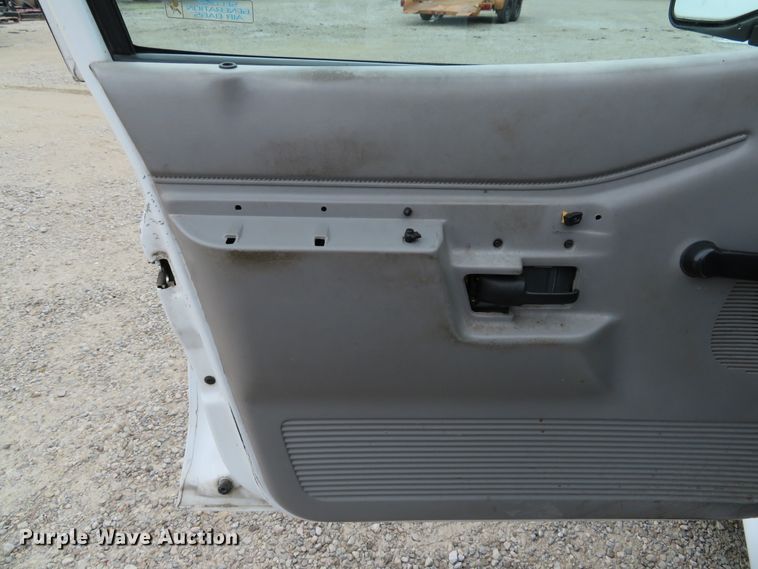 image for item DE8192 1998 Ford Explorer SUV