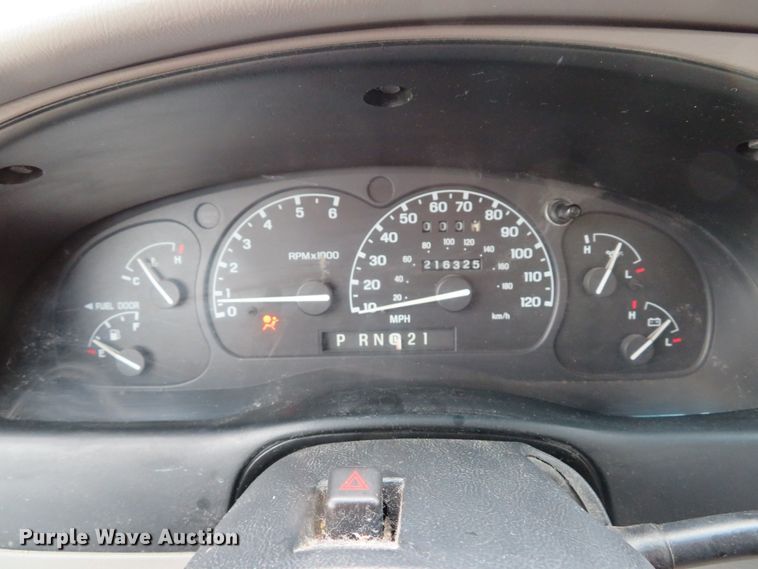 image for item DE8192 1998 Ford Explorer SUV