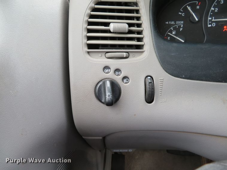 image for item DE8192 1998 Ford Explorer SUV