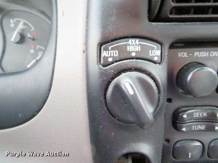 image for item DE8192 1998 Ford Explorer SUV