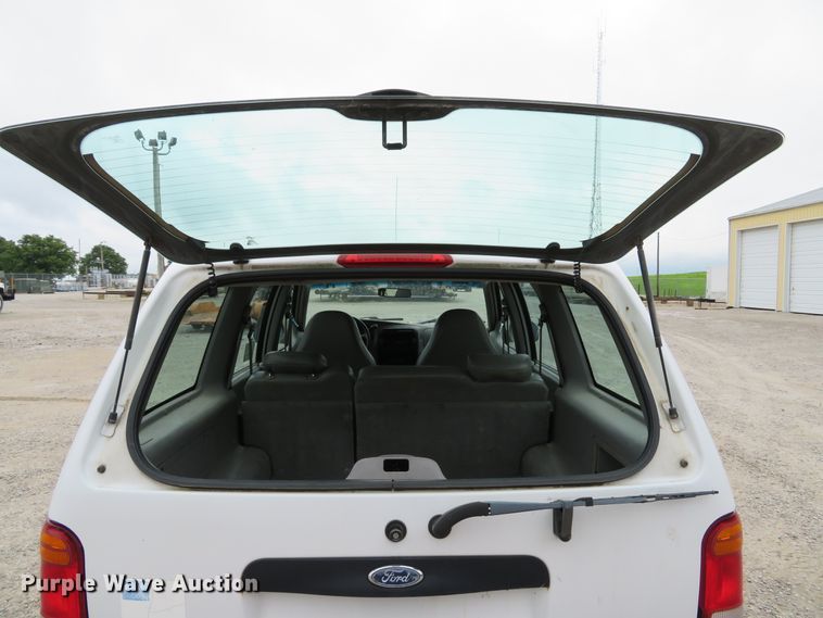 image for item DE8192 1998 Ford Explorer SUV