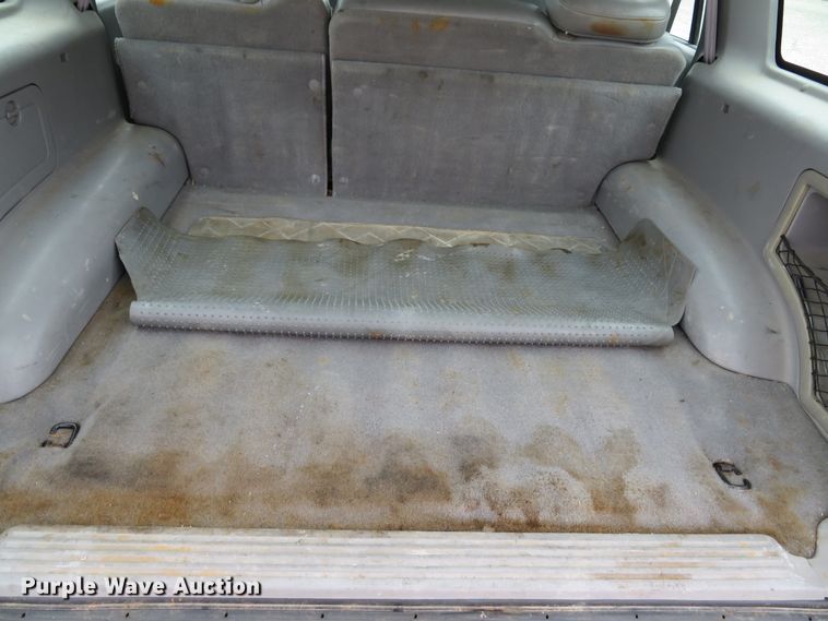 image for item DE8192 1998 Ford Explorer SUV