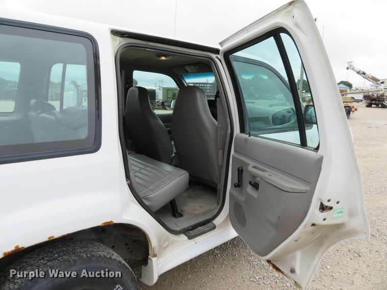 image for item DE8192 1998 Ford Explorer SUV