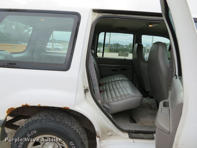image for item DE8192 1998 Ford Explorer SUV