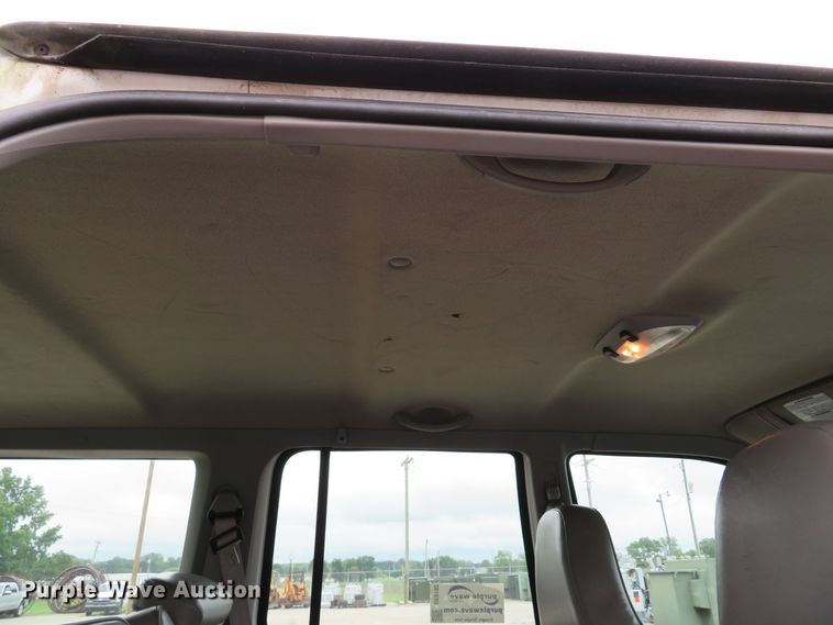 image for item DE8192 1998 Ford Explorer SUV