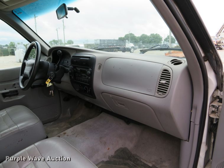 image for item DE8192 1998 Ford Explorer SUV