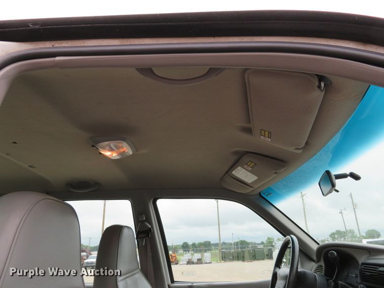 image for item DE8192 1998 Ford Explorer SUV