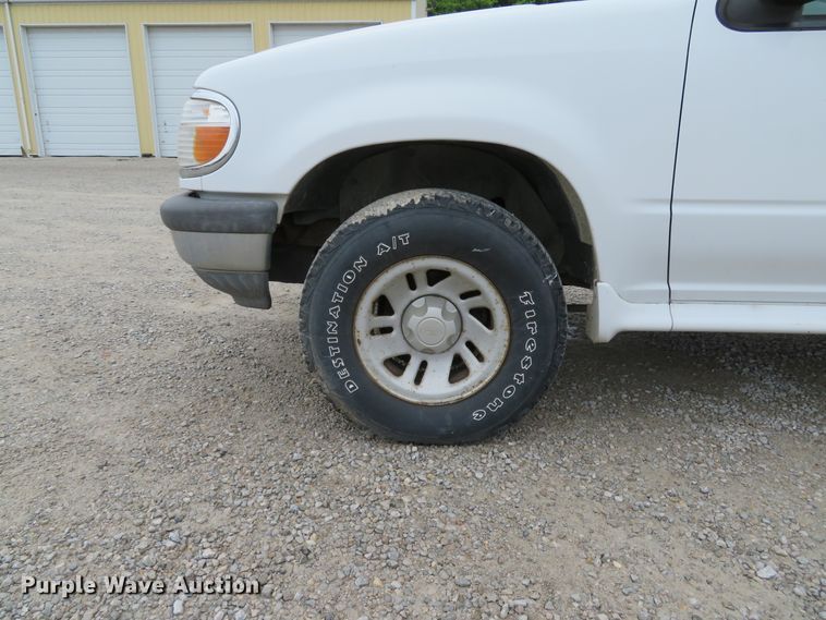 image for item DE8192 1998 Ford Explorer SUV