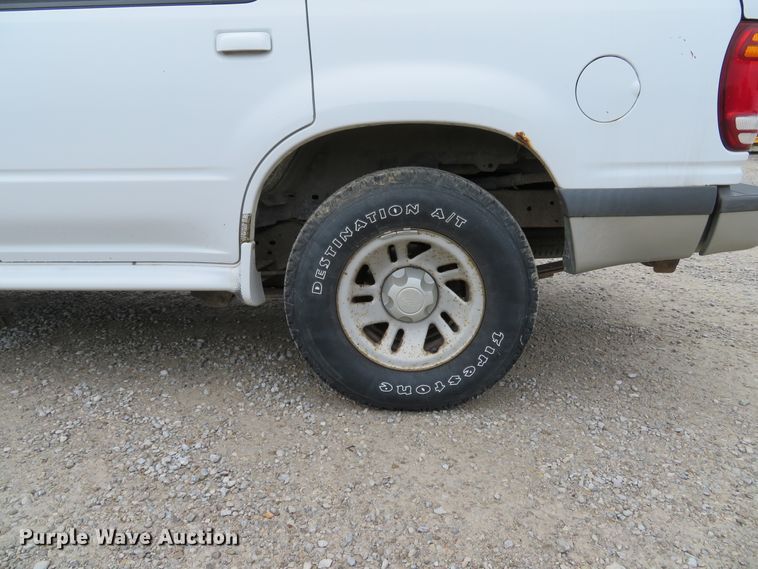 image for item DE8192 1998 Ford Explorer SUV